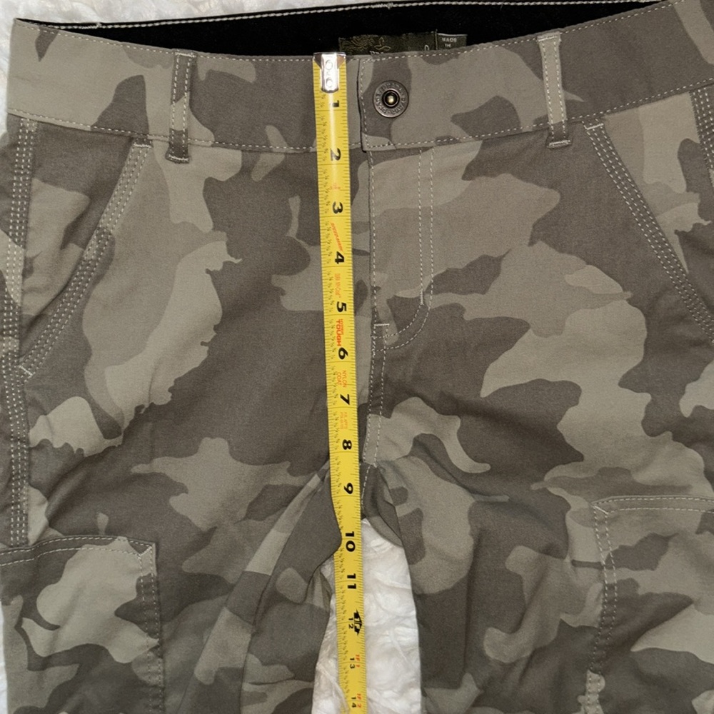 Prana Green Camo Sky Canyon Joggers, Size 0 - Picture 7 of 16